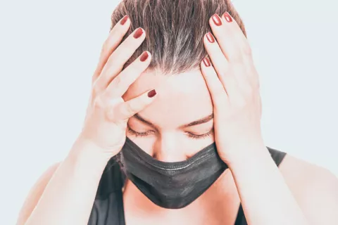 Cefalea, niebla mental, anosmia, ictus: secuelas neurológicas del COVID Síntomas neurológicos del COVID: secuelas y cuánto duran