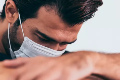 El COVID leve puede aumentar el riesgo de muerte hasta 6 meses después COVID leve aumenta el riesgo de muerte
