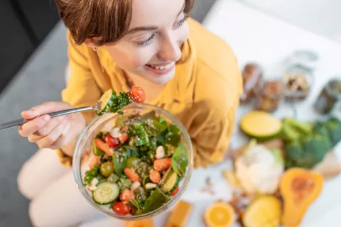 Los vegetarianos presentan biomarcadores más sanos que los carnívoros Vegetarianos más sanos que carnívoros