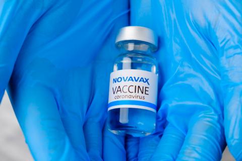 COVID: 90% de eficacia de vacuna Novavax