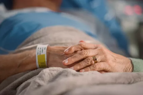 Identifican a los grupos de vacunados con más riesgo de COVID grave Vacunados con riesgo de COVID grave