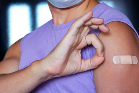 Vacunas reducen 100 veces riesgo muerte