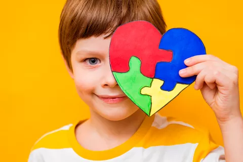 Interacción entre genes y medioambiente afecta a la conducta autista Síntomas autismo por genética y ambiente