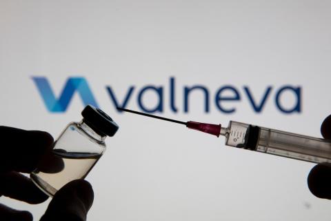 Bote de vacuna contra el COVID de Valneva