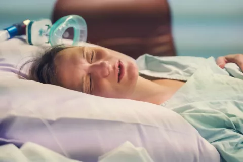 Identifican una proteína que puede ser la causa del parto prematuro Mujer que se ha puesto de parto prematuramente