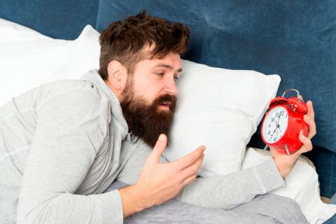 Dormir solo estas horas afecta tu salud