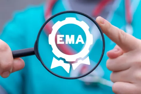 Europa aprueba una inmunoterapia contra cánceres de hígado y pulmón Logotipo de la Agencia Europea del Medicamento