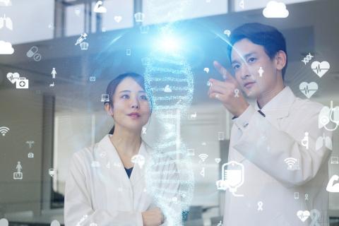 Investigadores coreanos trabajando con el ADN en una pantalla virtual