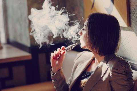 E-cigarettes help to quit smoking, but not to give up nicotine