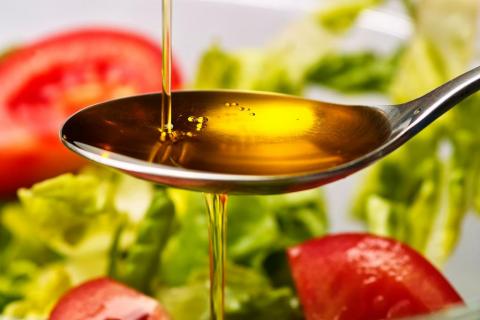 Aconsejan tomar 37 gramos de aceite de oliva al día