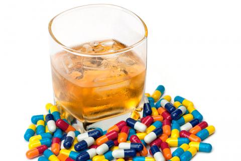 Combinar alcohol y sedantes intoxica el cerebro