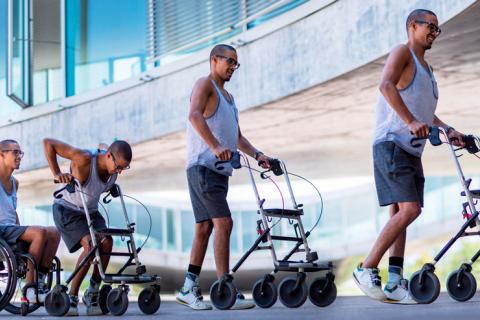 Logran que tres parapléjicos vuelvan a caminar estimulando su médula