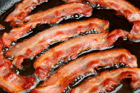Bacon con exceso de grasas
