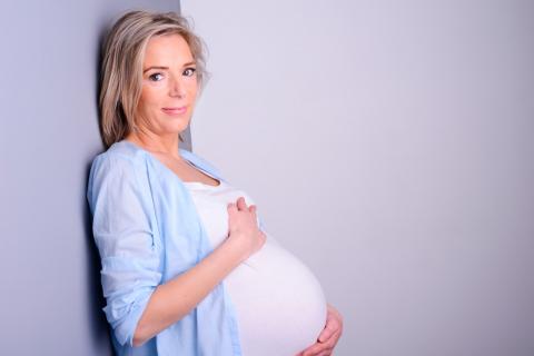 Mujer madura embarazada