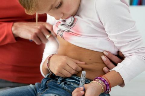Los menores con asma y diabetes tipo 1 requieren más insulina