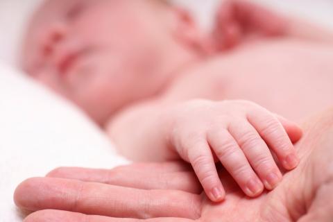 Primer bebé nacido con el sistema ‘Eeva’ en España
