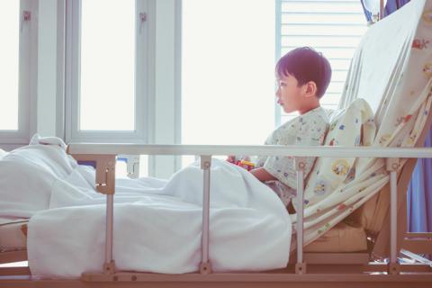 Niño con infección en el hospital