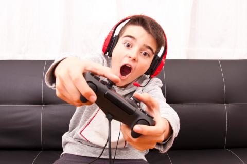 Abusar de los videojuegos aísla socialmente a los niños
