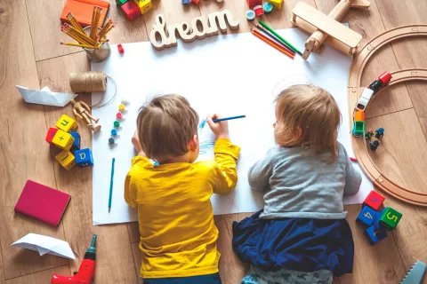 Niños en la guardería