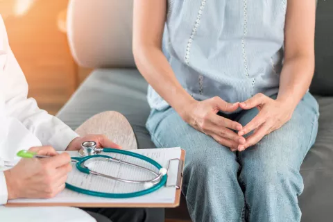 Mujer diagnosticada de cáncer de ovario