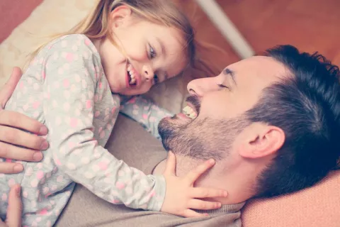 Complejo de Electra: cuando la niña se 'enamora' del padre