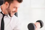 Ejecutivo ejercitándose en el trabajo Deporte y trabajo