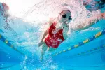 Ejercicios más adecuados tras la cesárea Practicando natación tras la cesárea