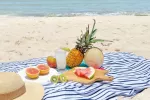 Sopas, ensaladas y frutas para la playa