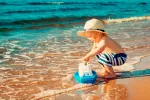 Principales riesgos en la playa para el bebé
