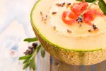 Guía de recetas sanas y ligeras para cenas de verano Sopa de melón con jamón