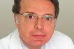 Dr. Enrique Raya Dr. Enrique Raya, Jefe de Reumatología del Hospital Clínico San Cecilio