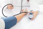 Esfigmomanometría en el brazo Cómo se hace una esfigmomanometría