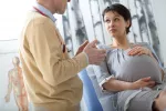 Exudado vaginal y rectal Doctor explicando qué es el exudado vaginal