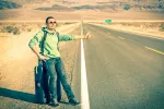 Hombre haciendo autoestop