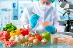 Experta analizando la función de las proteínas Función de las proteínas
