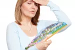 Mujer con signos de atrofia vaginal Síntomas de la atrofia vaginal