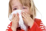 Vacuna contra el virus sincitial respiratorio Niña afectada por el virus sincitial respiratorio
