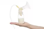 El peligro de comprar leche materna en Internet Sacaleches con leche materna en su interior