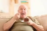 Estar dos semanas inactivo puede acelerar la aparición de diabetes Hombre adulto mayor sedentario