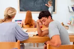 La tasa de abandono escolar aumenta en América Latina Estudiante con falta de interés