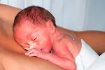 El bebé prematuro mejora con la interacción materna Bebé prematuro