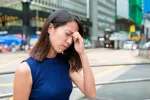 La contaminación del aire aumenta las rinosinusitis crónicas Mujer padece rinosinusitis crónica