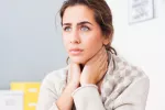 Día mundial de la voz: cómo deben cuidarla los profesionales Mujer con problemas en la voz