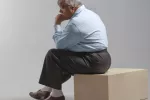 La depresión aumenta un 58% el riesgo de ser obeso Hombre obeso con depresión