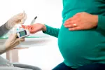 La diabetes gestacional aumenta las complicaciones para el bebé Mujer embarazada con diabetes gestacional