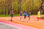 Hacer ejercicio ayuda a los adolescentes a estudiar Adolescentes practicando ejercicio