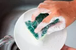 Cada cuánto tiempo debes cambiar la esponja de la cocina Limpieza de una esponja de cocina