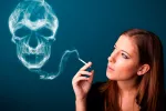 La mortalidad debida al tabaquismo aumenta en la población femenina Mujer fumadora