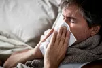 La probabilidad de sufrir un infarto es superior tras pasar la gripe Hombre con gripe