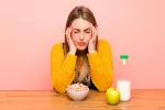 Mujer con migraña